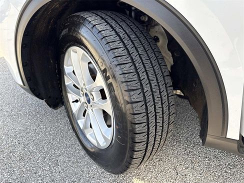 Used 2020 Ford Escape SE image 32