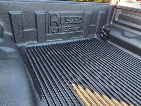 Used 2021 Jeep Gladiator Willys image 27