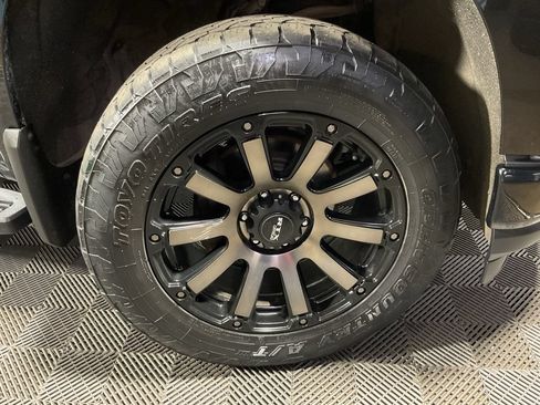 Used 2019 Chevrolet Silverado 1500 RST w/ True North Edition AWD/4WD image 37
