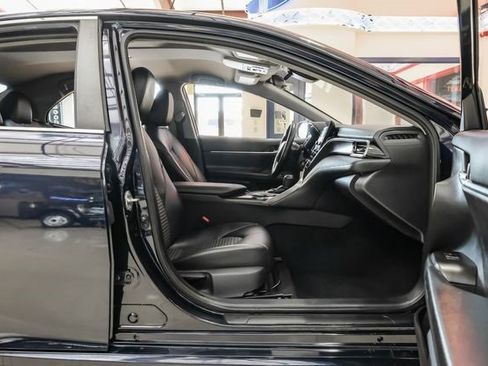 Used 2022 Toyota Camry SE image 32