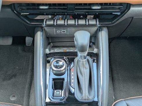 New 2026 GMC Canyon AT4 w/ Technology Plus Package AWD/4WD image 20