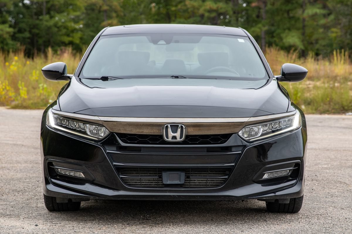 Used 2018 Honda Accord Sport image 2