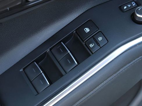 Used 2023 Toyota Highlander Limited AWD/4WD image 18