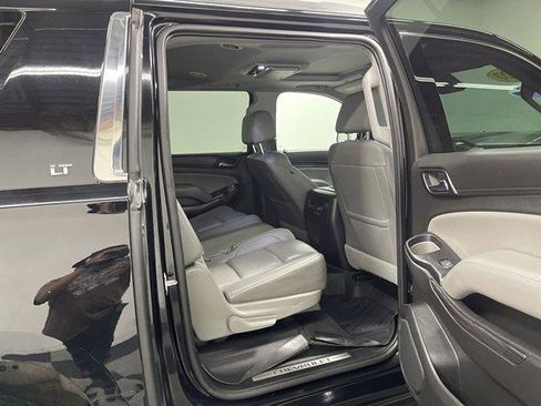 Used 2020 Chevrolet Suburban LT AWD/4WD image 15