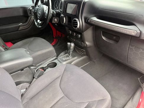 Used 2013 Jeep Wrangler Unlimited Sport w/ Connectivity Group AWD/4WD image 11