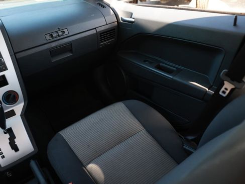 Used 2009 Dodge Caliber SXT image 22