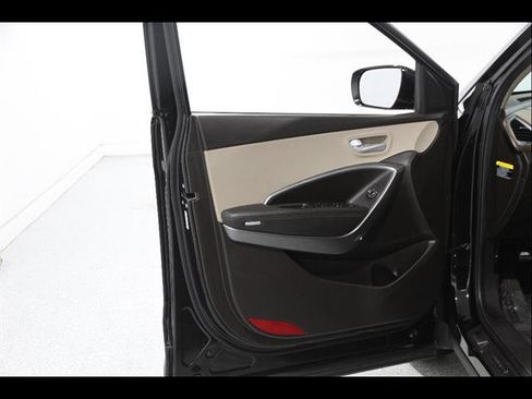 Used 2018 Hyundai Santa Fe Sport image 4