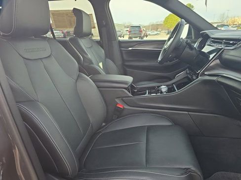 Used 2025 Jeep Grand Cherokee Overland w/ Adv Protech Group III image 10