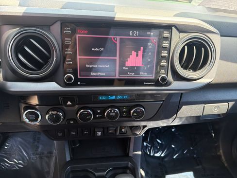 Used 2021 Toyota Tacoma TRD Off-Road w/ Technology Package AWD/4WD image 20