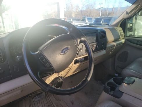 Used 2005 Ford F250 Lariat image 12