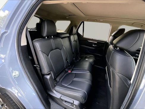 Used 2025 Honda Pilot Touring image 19