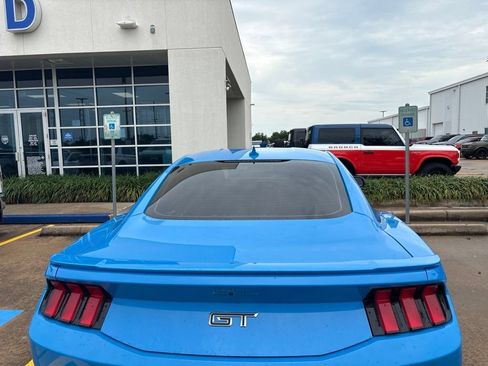 Used 2025 Ford Mustang GT Premium RWD image 4