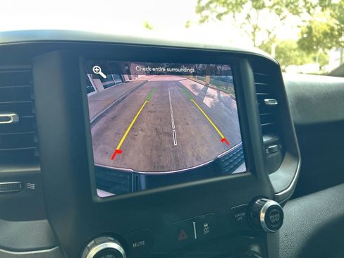 Used 2021 RAM 2500 Tradesman w/ Chrome Appearance Group image 9