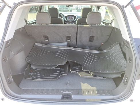 Used 2022 GMC Terrain SLE w/ Driver Convenience Package image 28