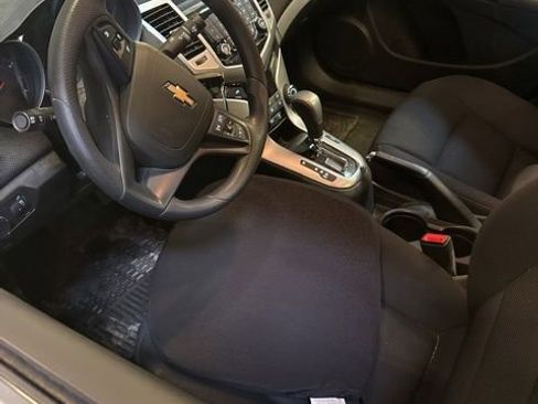 Used 2016 Chevrolet Cruze LT image 1