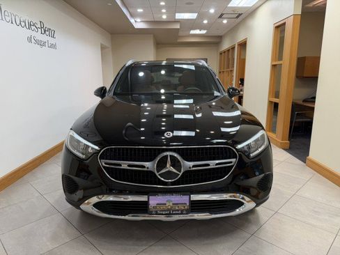 Certified 2025 Mercedes-Benz GLC 300 image 2
