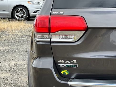 Used 2014 Jeep Grand Cherokee Overland w/ Advanced Technology Group image 27