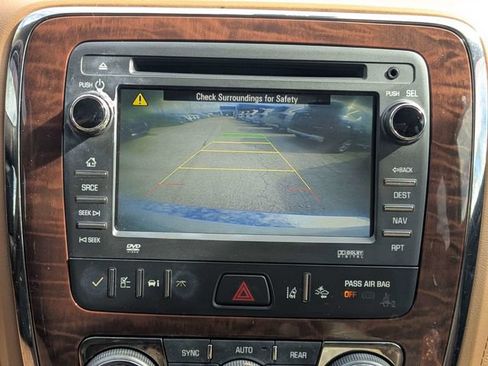 Used 2017 Buick Enclave Premium w/ Experience Buick Package FWD image 27