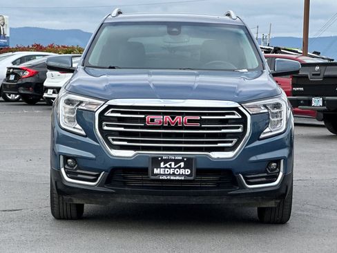 Used 2024 GMC Terrain SLT AWD/4WD image 10