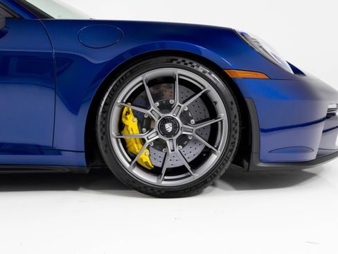 Used 2022 Porsche 911 GT3 image 13