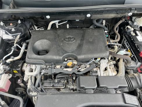 Used 2021 Toyota RAV4 XLE Premium FWD image 19