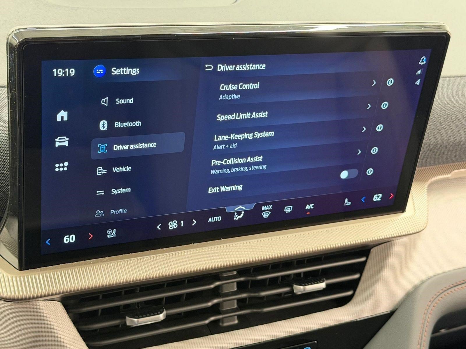 New 2026 Ford Explorer Active w/ Active Comfort Package AWD/4WD image 31