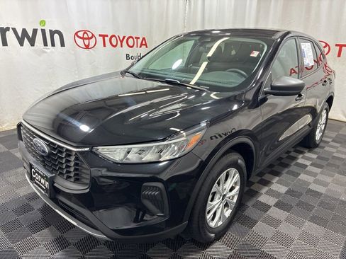 Used 2025 Ford Escape Active AWD/4WD image 3