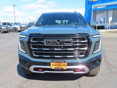Used 2025 GMC Yukon AT4 w/ AT4 Premium Plus Package AWD/4WD image 2