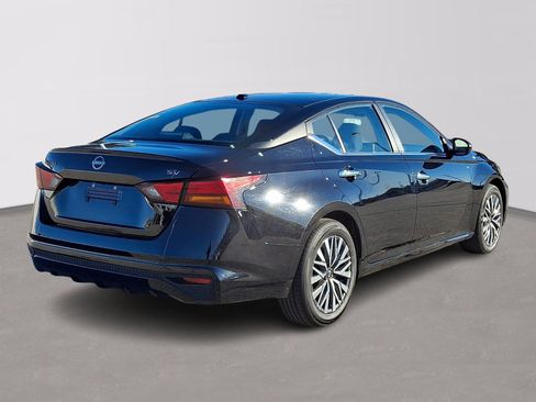 Used 2024 Nissan Altima 2.5 SV image 6