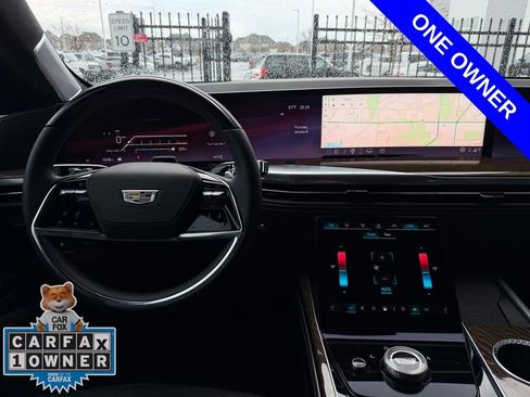 Used 2025 Cadillac Escalade ESV Sport Platinum w/ LPO, Floor Liner Package image 7