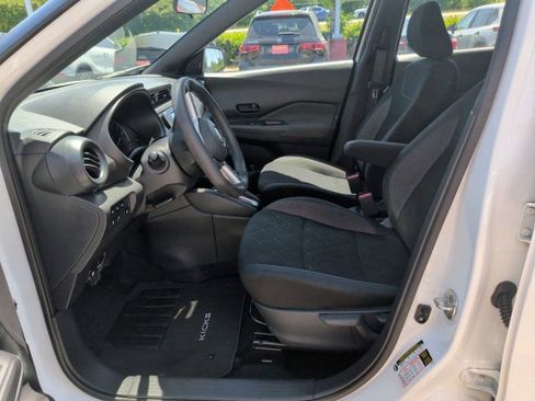 Used 2020 Nissan Kicks S FWD image 10