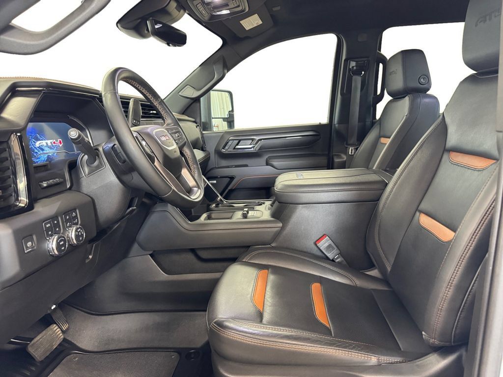 Used 2024 GMC Sierra 2500 AT4 w/ Technology Package AWD/4WD image 10