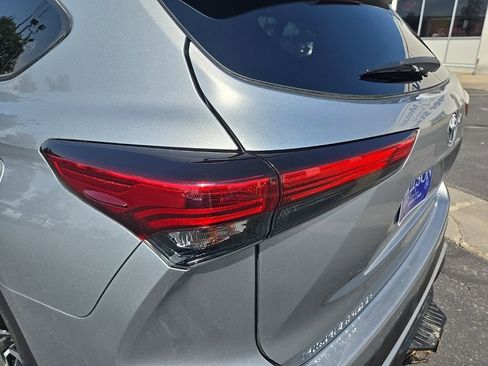 Used 2022 Toyota Highlander XSE image 36