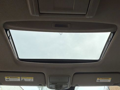 Used 2017 Honda Pilot Touring image 33