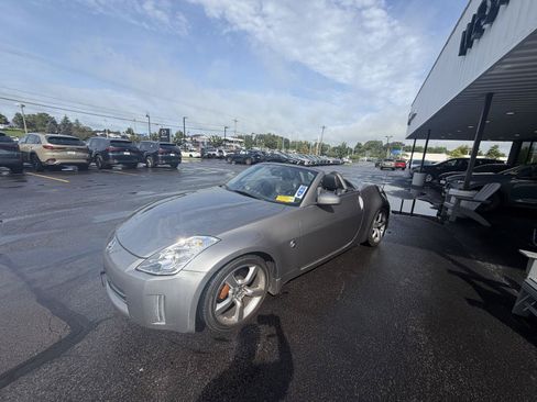 Used 2007 Nissan 350Z Grand Touring RWD image 10