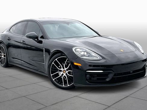 Used 2023 Porsche Panamera Platinum Edition image 2
