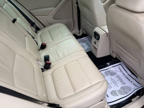 Used 2013 Volkswagen Tiguan SE FWD image 18