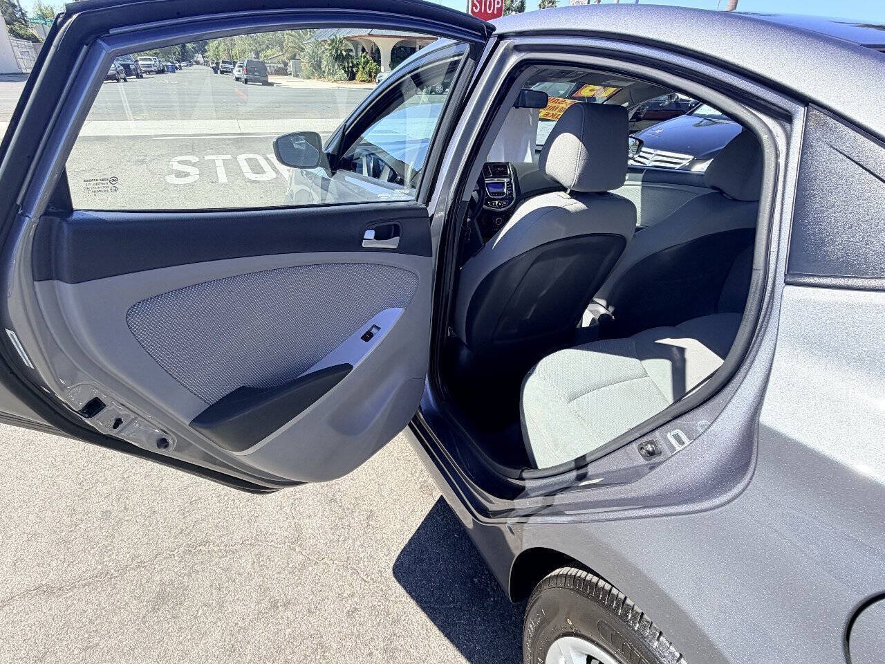 Used 2013 Hyundai Accent GLS FWD image 15