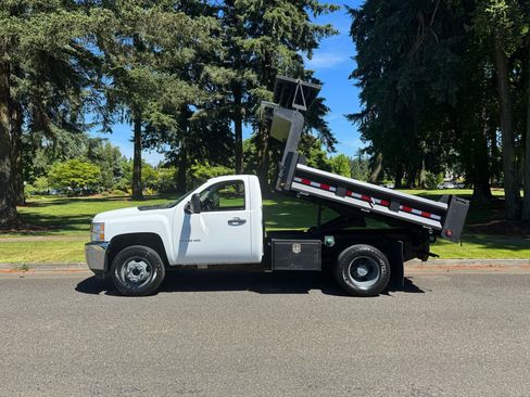 Used 2012 Chevrolet Silverado 3500 W/T RWD image 4