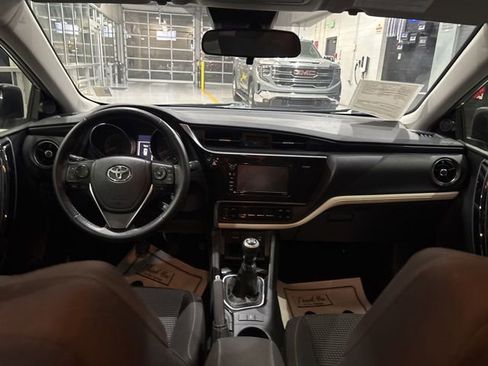 Used 2018 Toyota Corolla iM w/ Carpet Mat Package (TMS) FWD image 33