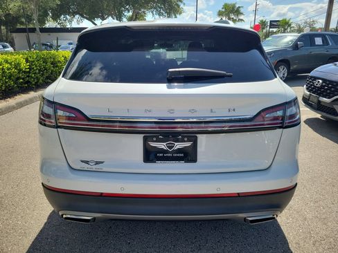 Used 2022 Lincoln Nautilus Reserve w/ Equipment Group 201A FWD image 3
