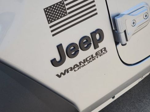 Used 2022 Jeep Wrangler Unlimited Sport AWD/4WD image 12