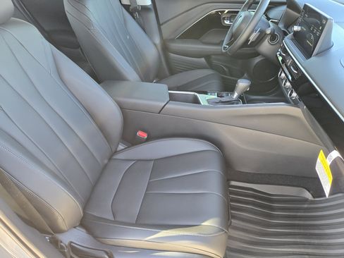 Certified 2025 Acura ADX Base image 19