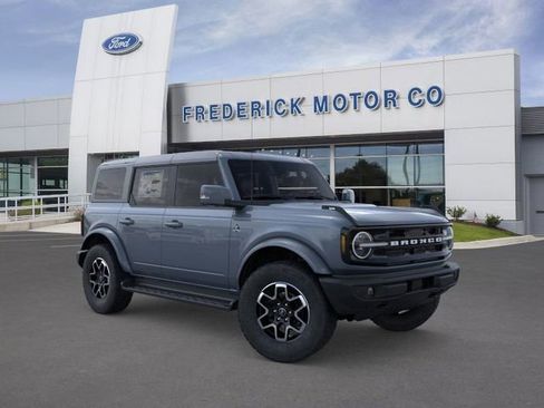 New 2025 Ford Bronco Outer Banks image 7