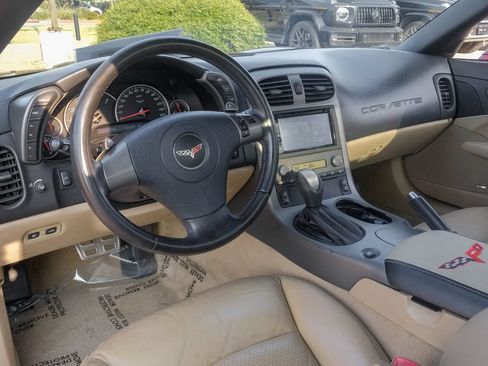 Used 2007 Chevrolet Corvette Convertible w/ Preferred Equipment Group RWD image 12