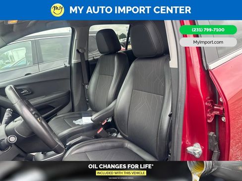 Used 2020 Chevrolet Trax LT w/ LT Convenience Package AWD/4WD image 7