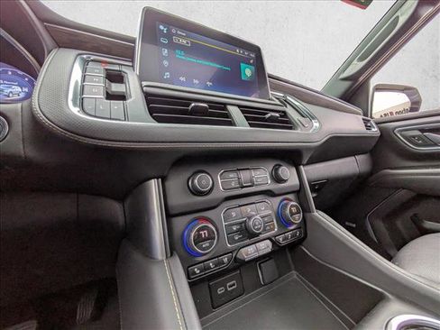 Used 2024 Chevrolet Suburban Premier image 14