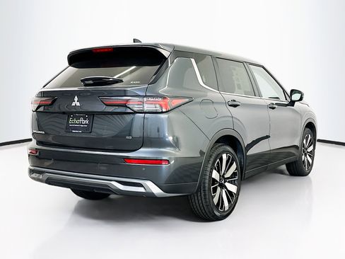 Used 2025 Mitsubishi Outlander SE image 9