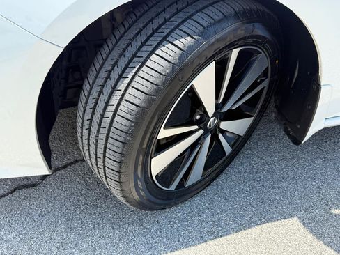 Used 2022 Nissan Altima 2.5 SV w/ SV Premium Package FWD image 11