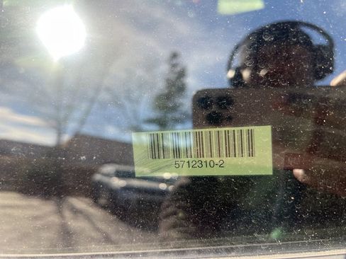 Used 2025 Chevrolet Trax LT w/ LT Convenience Package image 5